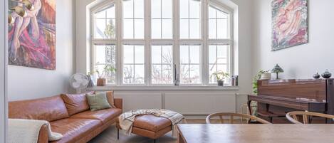 Superior Apartment, Park View, Beachfront | Living area