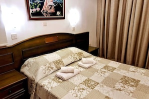 1 bedroom, in-room safe, desk, iron/ironing board