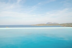 Seasonal outdoor pool - Le Dalie With Shared Pool (Olbia)