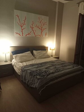 3 chambres, fer et planche à repasser, accès au Wi-Fi (inclus)