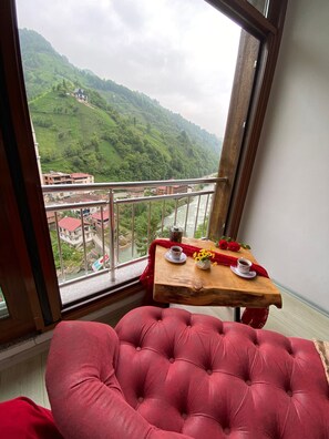 Triple Room | Living area - Vadidekal Suit Hotel (Ardesen)