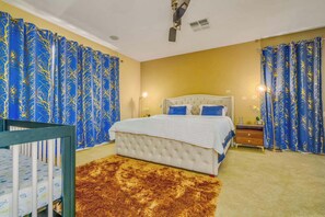 4 bedrooms, desk, iron/ironing board, travel crib