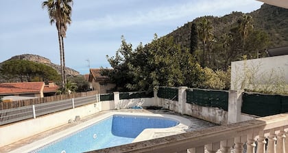 Villa near the beach to enjoy the sea and the mountains.