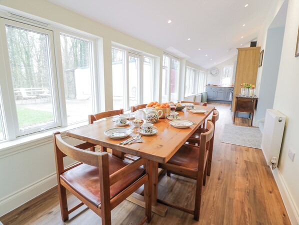 Dining - Gatehouse 2 Cessnock Castle (Galston)