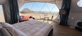 Beachfront Dome- Eco-Friendly Glamping Dome! Linen provided!