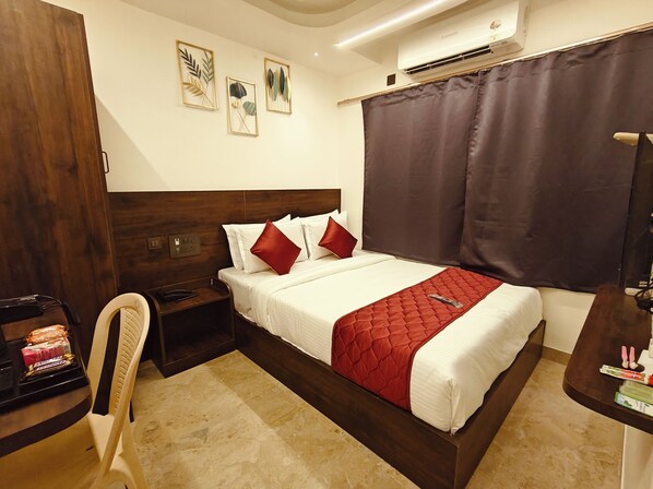 Habitación doble de lujo | Camas con pillow-top y caja de seguridad en la habitación 