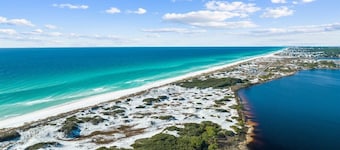 6-Seater LSV & Bikes Included! Private Pool, 2 Kings, Pet Friendly! Seagrove Eastern Lake!