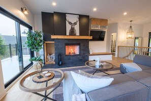 Televisión, chimenea