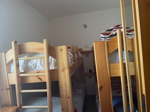 2 bedrooms, WiFi, bed sheets