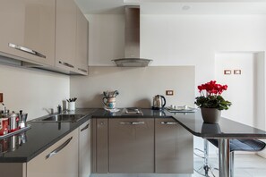 Fridge, microwave, coffee/tea maker, electric kettle