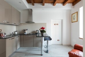 Fridge, microwave, coffee/tea maker, electric kettle