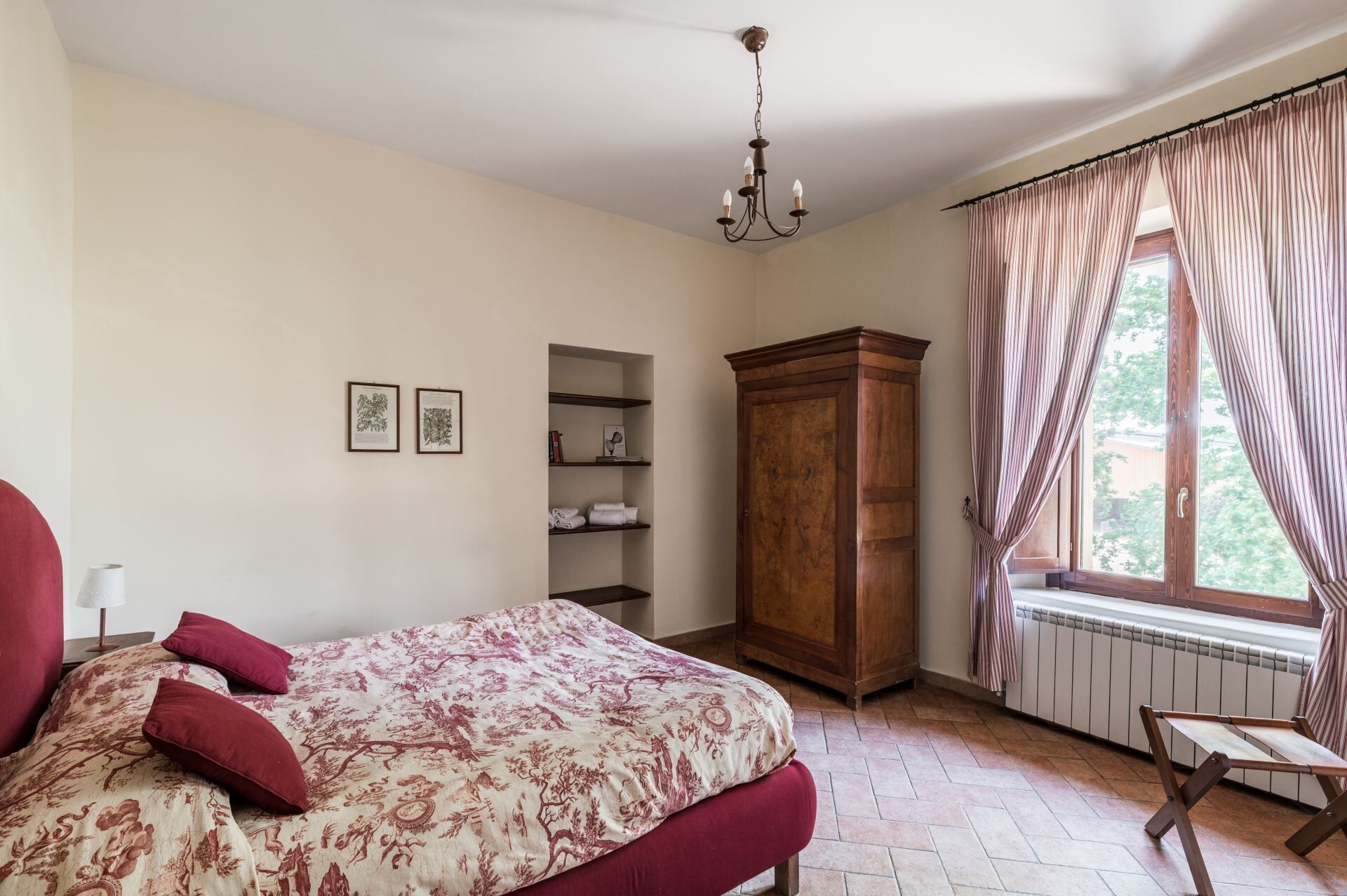 1 camera, Wi-Fi, lenzuola