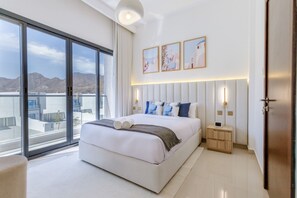 5 slaapkamers, een strijkplank/strijkijzer, gratis wifi, beddengoed