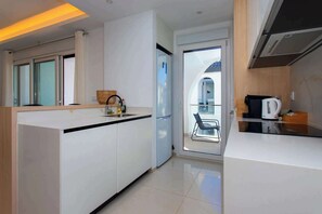 Apartment | Private kitchen - Sunset Paradise - Sleeps 4, Pool, Terrace & Views (Rojales)