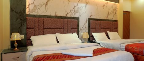 1 bedroom, desk, WiFi, bed sheets