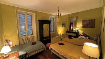 6 chambres, fer et planche à repasser, Wi-Fi, draps fournis