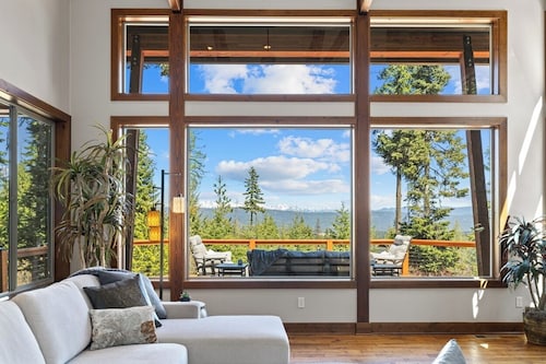 #1 Mountain View Retreat | Hot Tub/GameRm/Summer Pool Access & 1PM In/Out