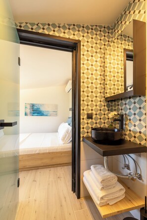 Shower, hair dryer, towels, soap - Premier villas with private pool (Toroni)
