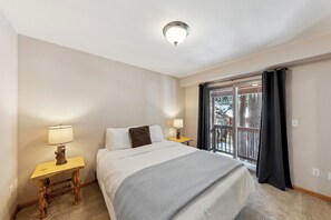 4 chambres, bureau, accès au Wi-Fi (inclus), literie fournie