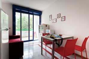 Apartamento, 1 quarto, sacada | Sala de estar