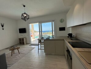 Kühlschrank, Ofen, Herdplatte, Geschirrspüler