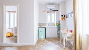 Room Tre Re | 2 bedrooms, blackout drapes, iron/ironing board, free WiFi