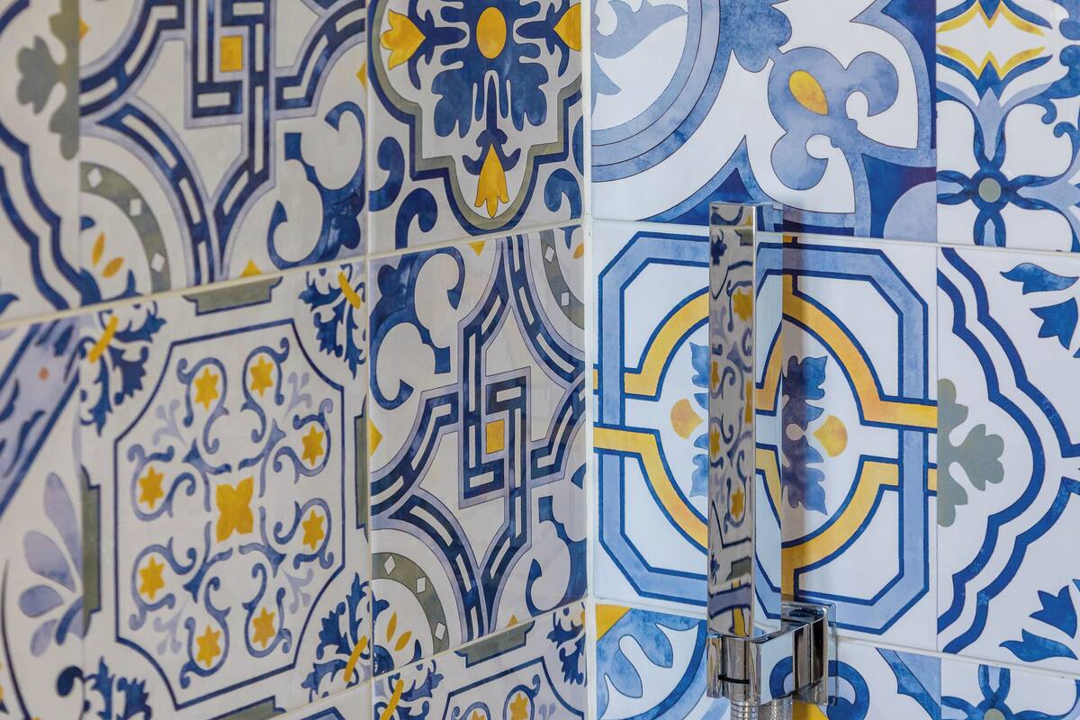 Room San Martino | Badezimmer | Dusche, kostenlose Toilettenartikel, Haartrockner, Hausschuhe