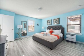 6 habitaciones, tabla de planchar con plancha, wifi y ropa de cama 