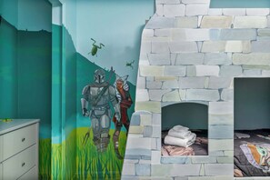 6 slaapkamers, een strijkplank/strijkijzer, wifi, beddengoed