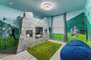 6 habitaciones, tabla de planchar con plancha, wifi y ropa de cama 