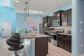 Fridge, microwave, oven, stovetop - Themed getaway w/ pool & game room (Kissimmee)