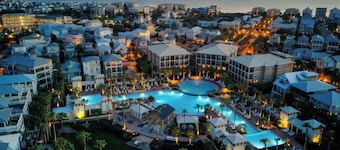 Tranquil Shores | Walk to Beach | Largest 30A Pool | Sleeps 12 | 6 Bikes