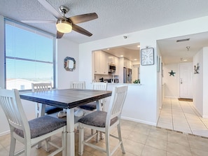 Dining - Quiet Waters Condominium 4E-Perfect beach getaway! (Indian Shores)