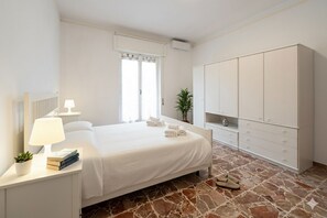 Apartment, Balcony | 2 bedrooms, iron/ironing board, free WiFi, bed sheets