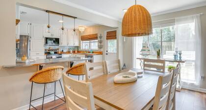 2 Mi to Shore: Modern Retreat in Fort Walton Beach