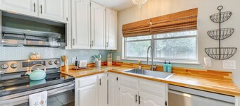 2 Mi to Shore: Modern Retreat in Fort Walton Beach