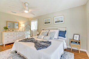 House (3 Bedrooms) | Interior - 2 Mi to Shore: Modern Retreat in Fort Walton Beach (Fort Walton Beach)