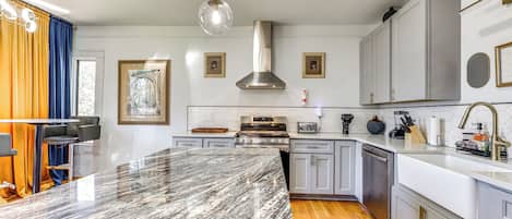 House (4 Bedrooms) | Interior