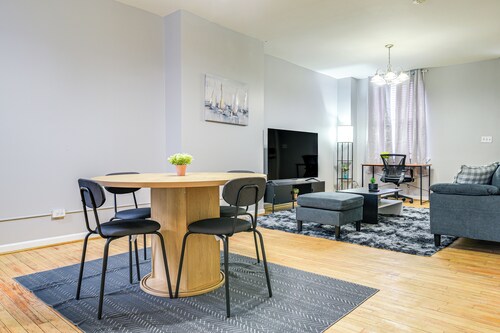 4 Mi to Inner Harbor & Jhu: Baltimore Townhome!