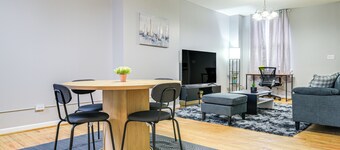 4 Mi to Inner Harbor & Jhu: Baltimore Townhome!