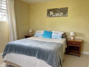 1 غرفة نوم ومكواة/لوح كي وسرير سفر وواي فاي