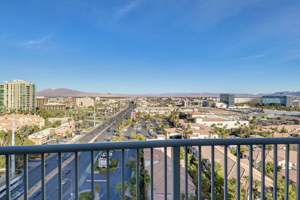 Apartment (1 Bedroom) | Interior - Luxury Condo Steps From Dining, Bars & Shows! (Las Vegas)