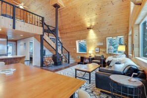 House (3 Bedrooms) | Interior