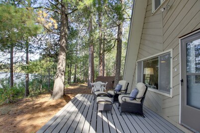 Quiet Deer River Cabin w/ Dock + Lake View!