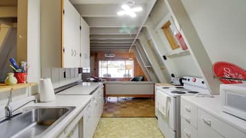 House (1 Bedroom) | Interior