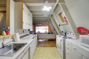 House (1 Bedroom) | Interior
