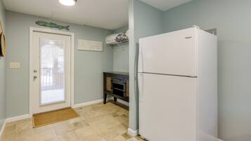 Apartment (0 Bedroom) | Interior