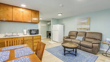 Apartment (0 Bedroom) | Interior