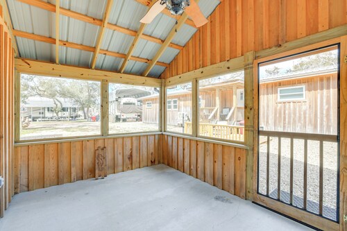 Near Steinhatchee River: Studio w/ Screened Porch!