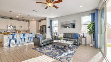 House (3 Bedrooms) | Interior